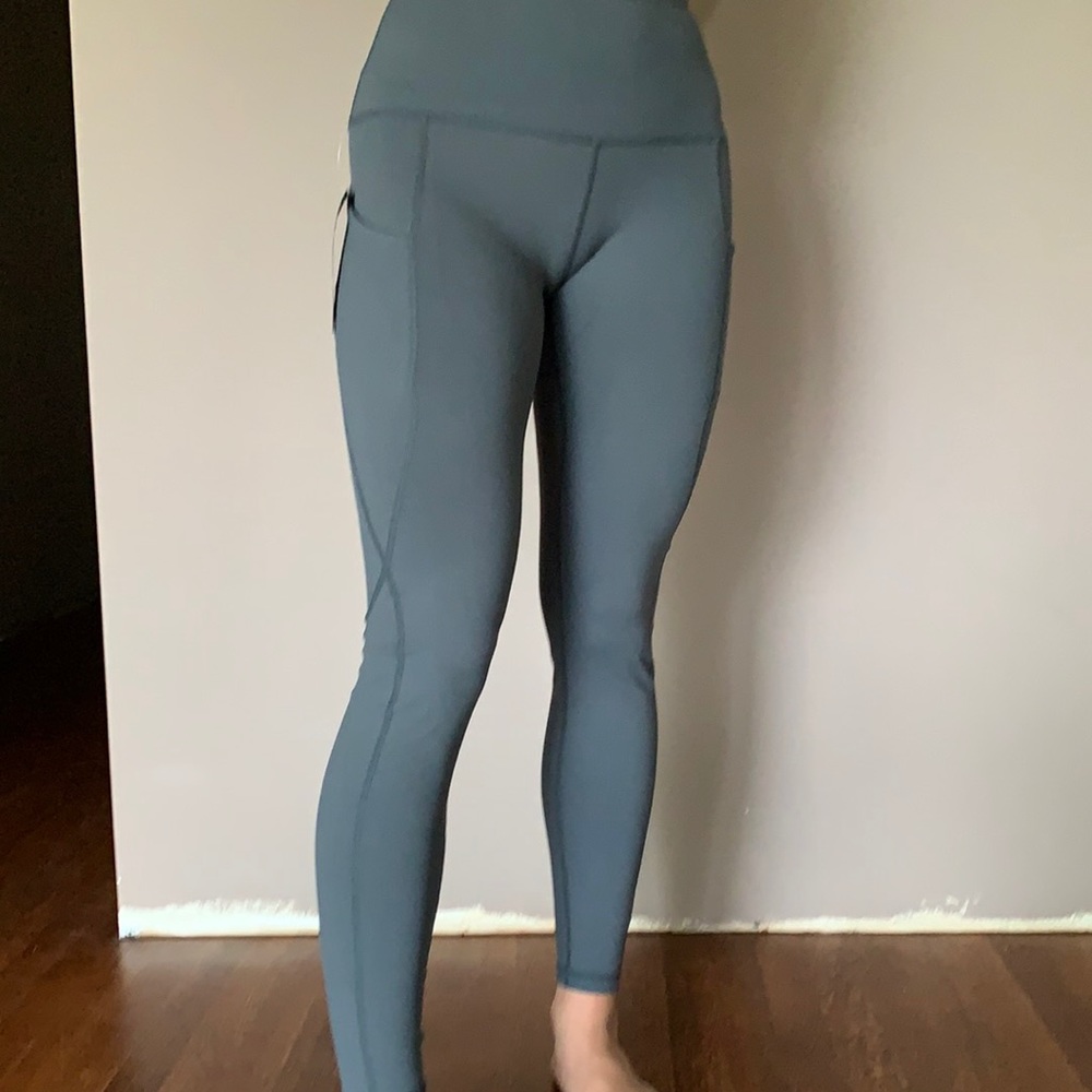 Gray leggings, size small